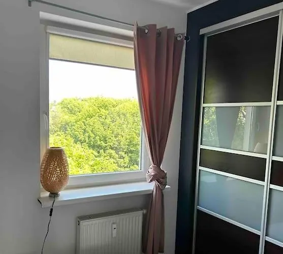 Piekny Apartament Blisko Malty Z Garazem Апартаменты