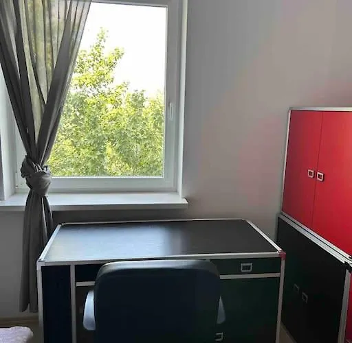 شقة Piekny Apartament Blisko Malty Z Garazem بوزنان